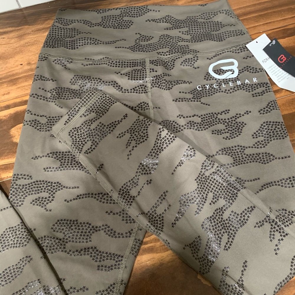 Glyder/ CycleBar branded leggings
